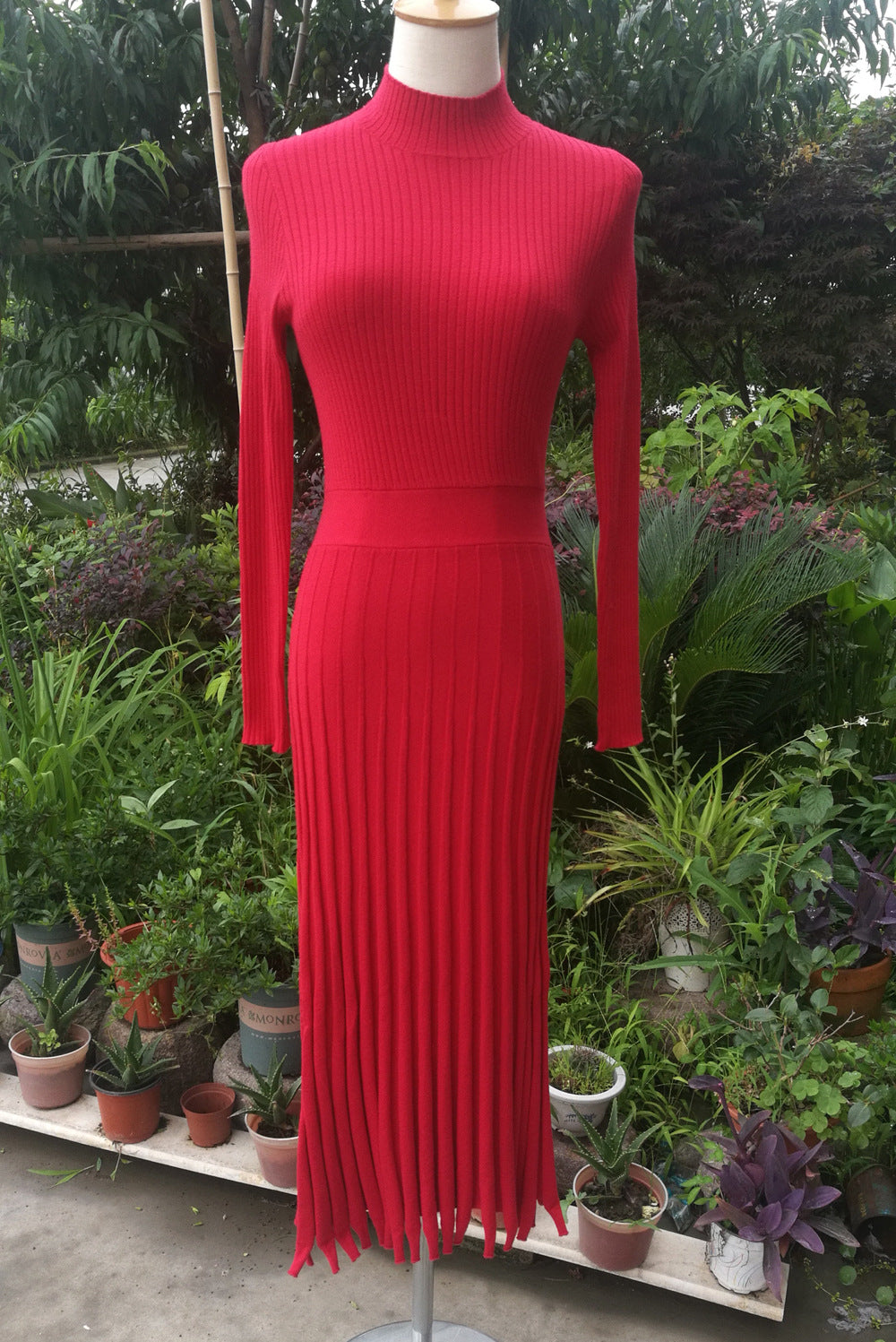 Women's Elegant Solid Color Pleated Mid-length Knitted Dresses
