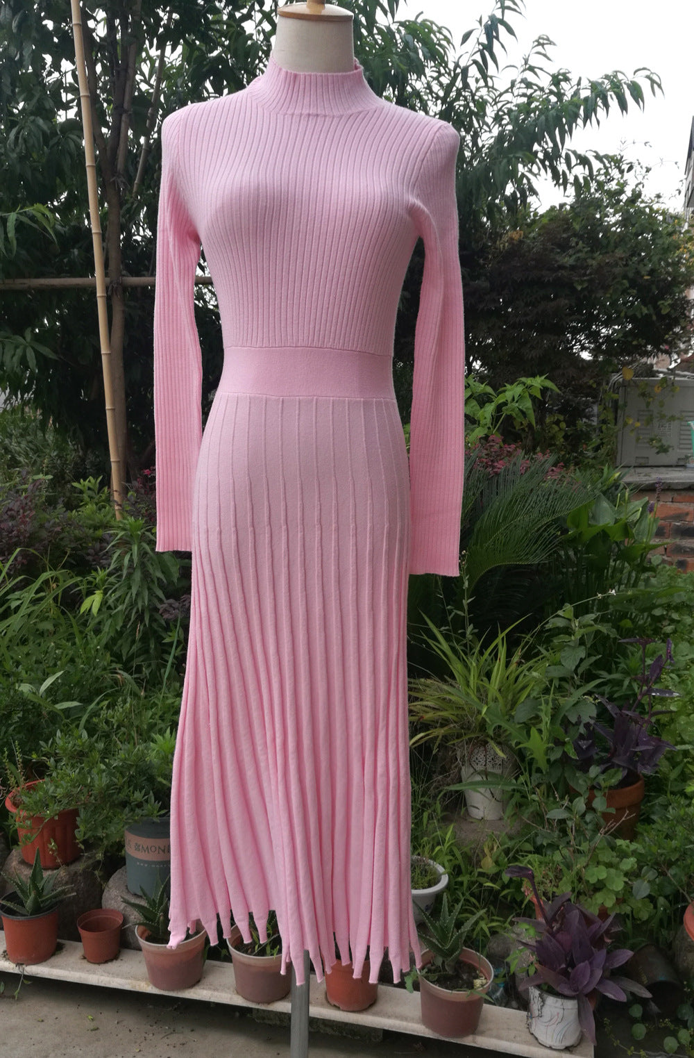 Women's Elegant Solid Color Pleated Mid-length Knitted Dresses