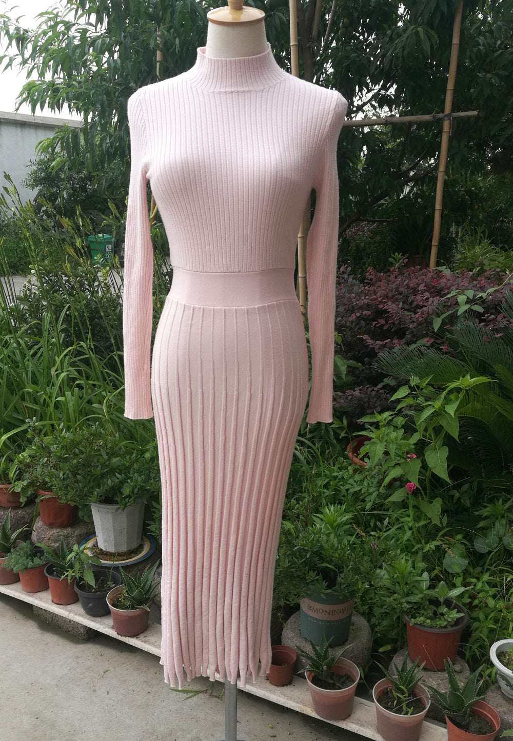 Women's Elegant Solid Color Pleated Mid-length Knitted Dresses