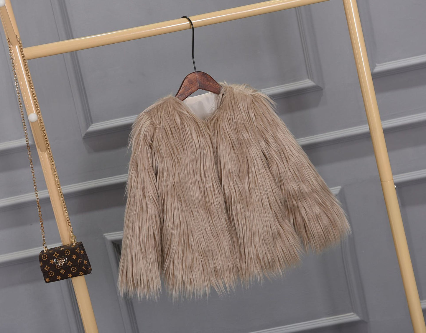 Unique Graceful Imitation Fur Overcoat Fashion Coats