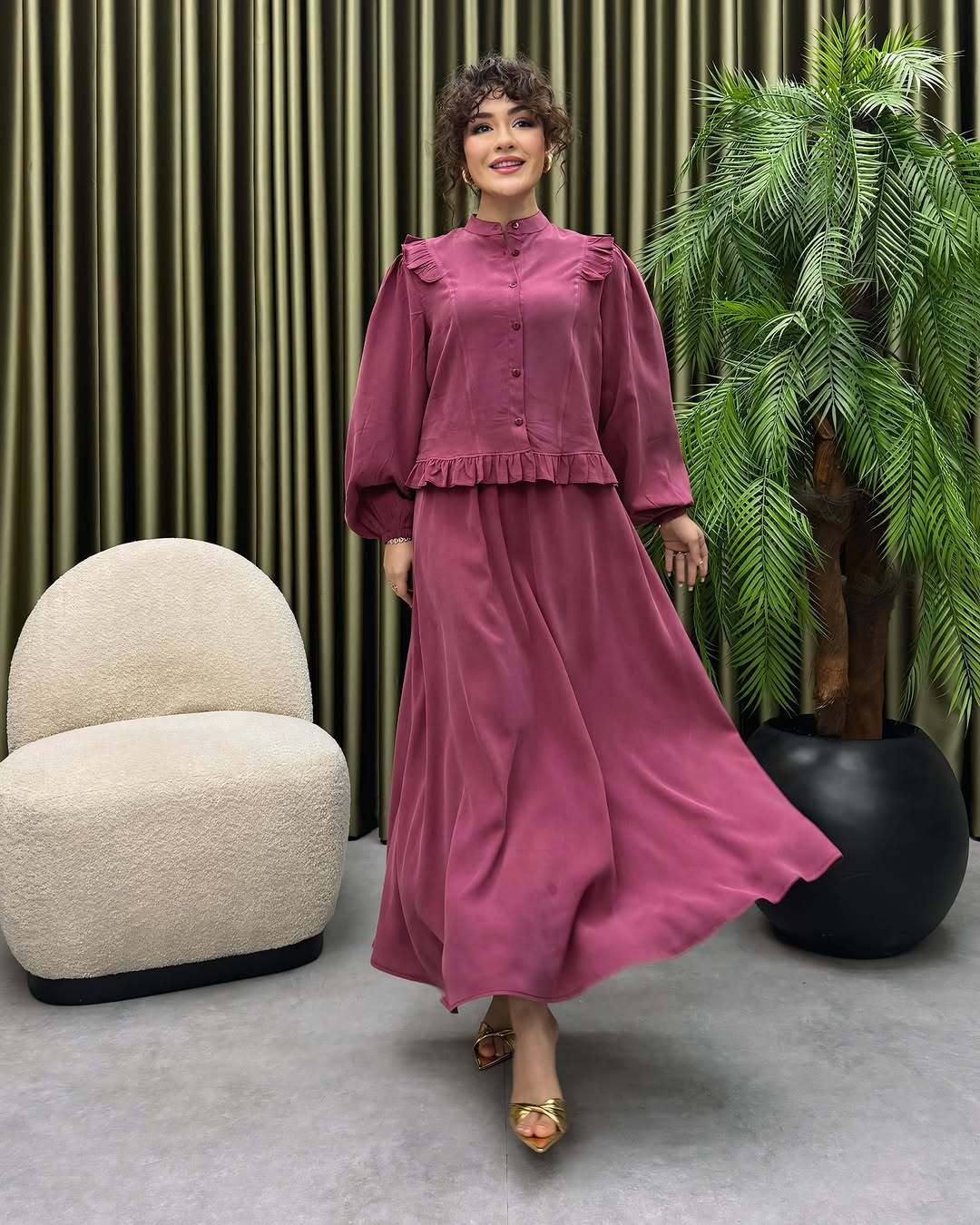 Women's Elegant Graceful Stand-up Collar Long Sleeve Skirts