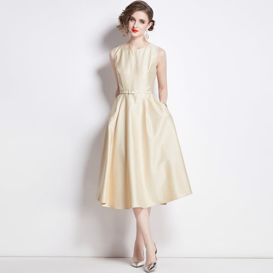 Sleeveless Round Neck Waist Trimming Slimming Mid-length Dresses