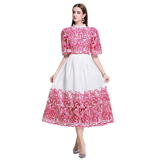 Round Neck Wavy Flower Embroidered High Shorts