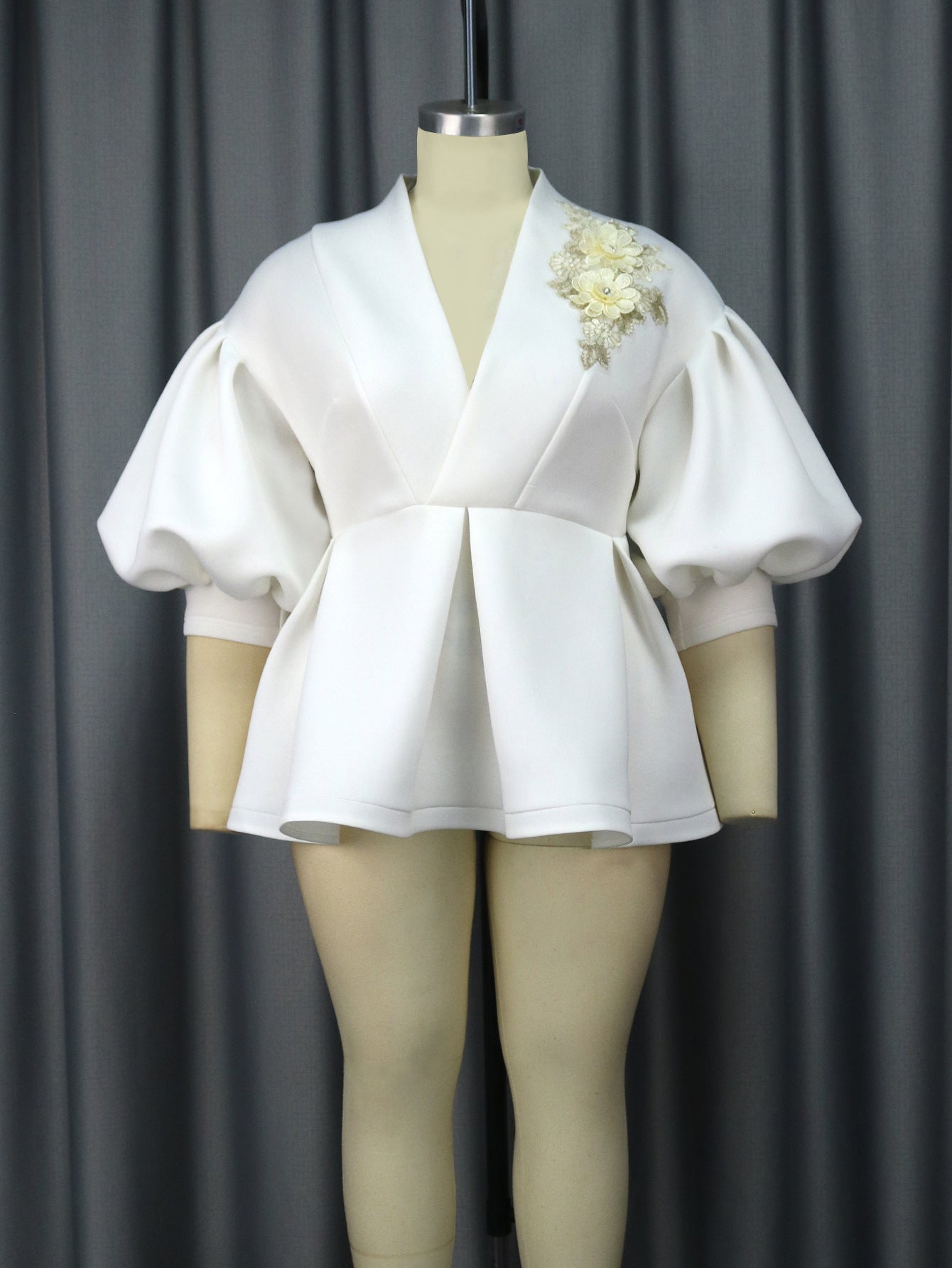 Women's Bishop Sleeves Temperament Style Collar Embroidered Blouses