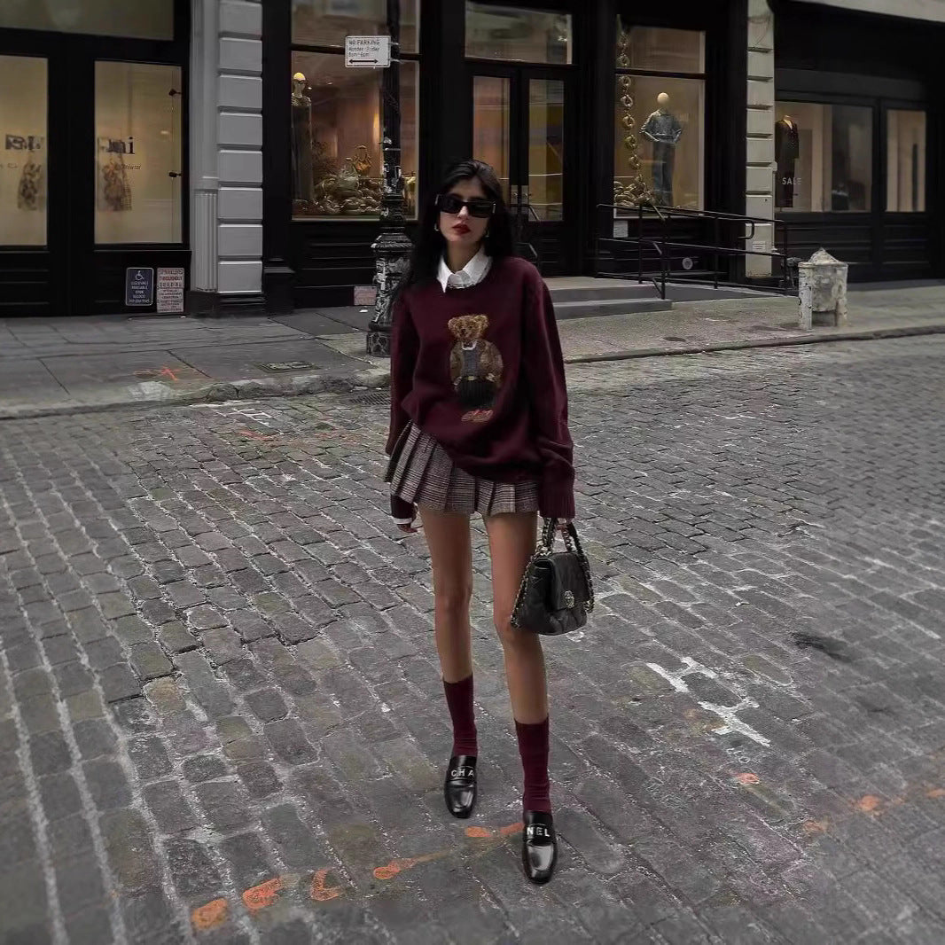 Women's Bear Embroidery Round Neck Slim Fit Sweaters