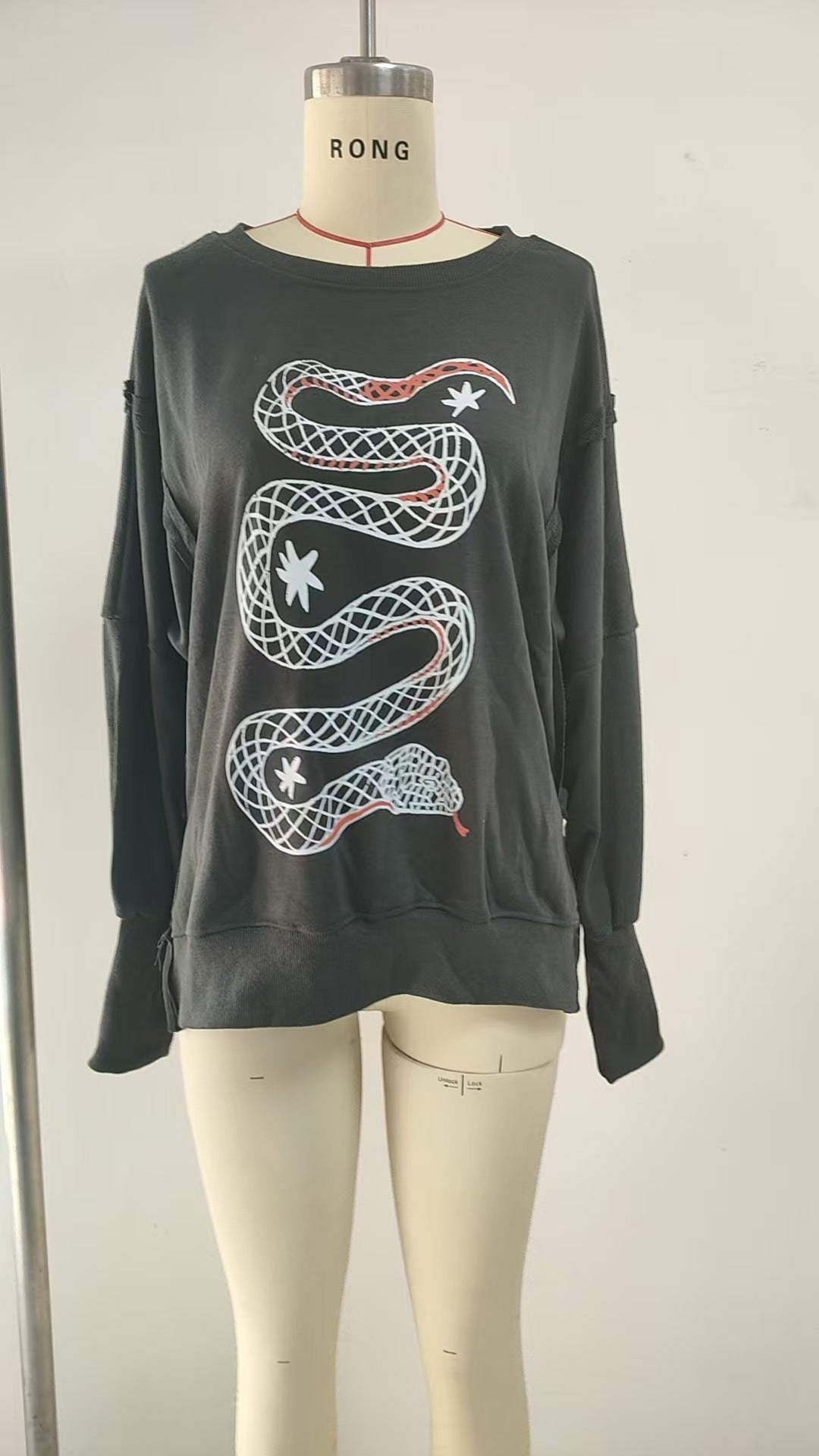 Women's Printed Cool Round Neck Long Sleeve Sweaters