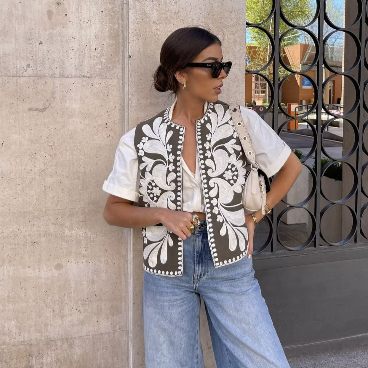 Women's Beautiful Versatile Summer Sleeveless Embroidered Tops