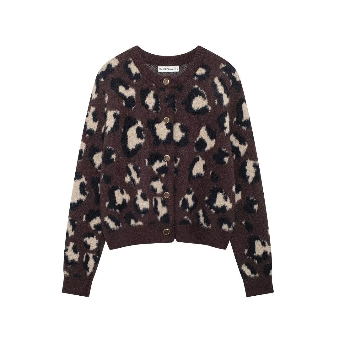 Women's Winter Round Neck Animal Pattern Jacquard Knitwear