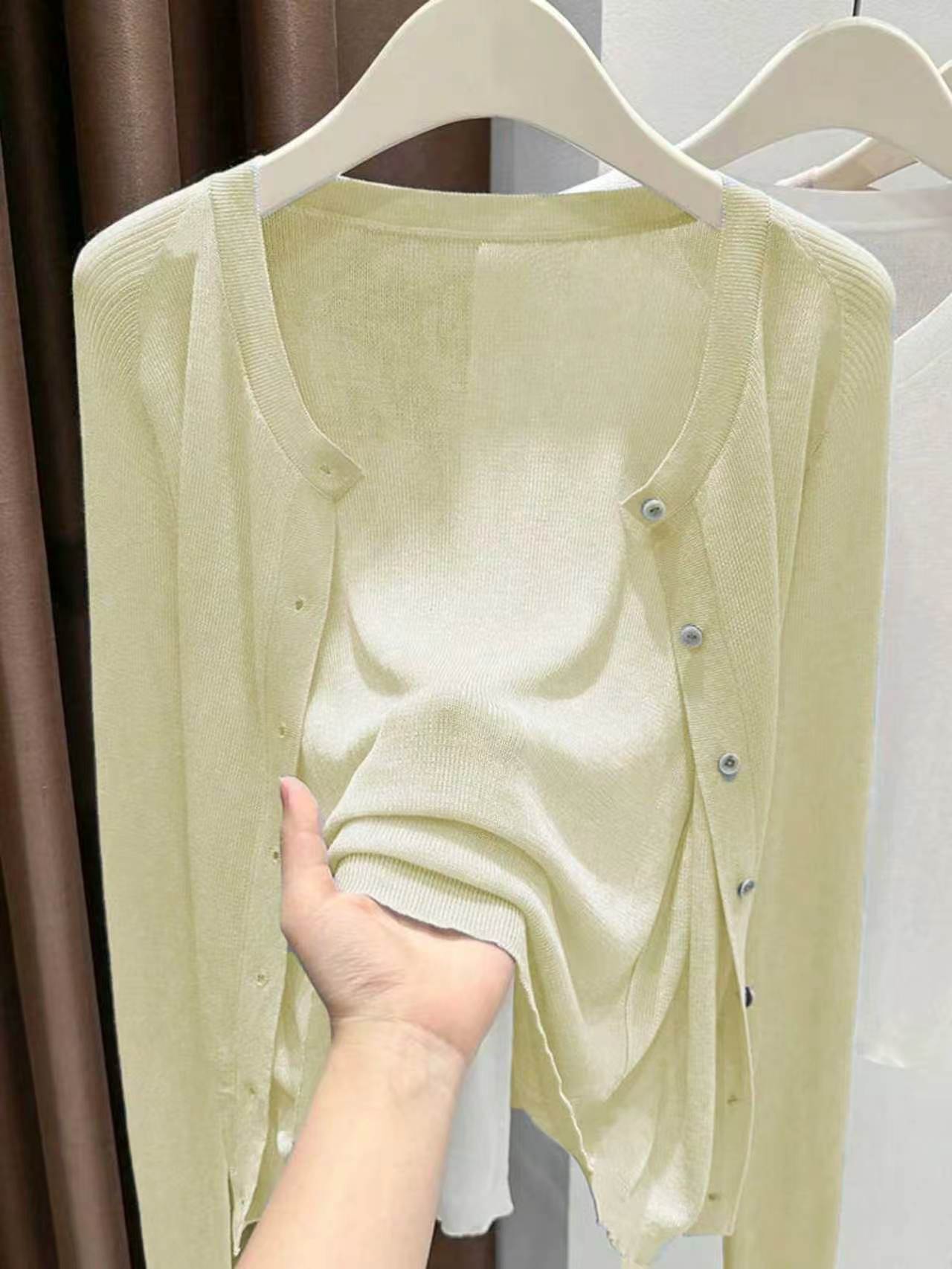 Women's Color Round Neck Long Sleeve Micro Women's Sweater