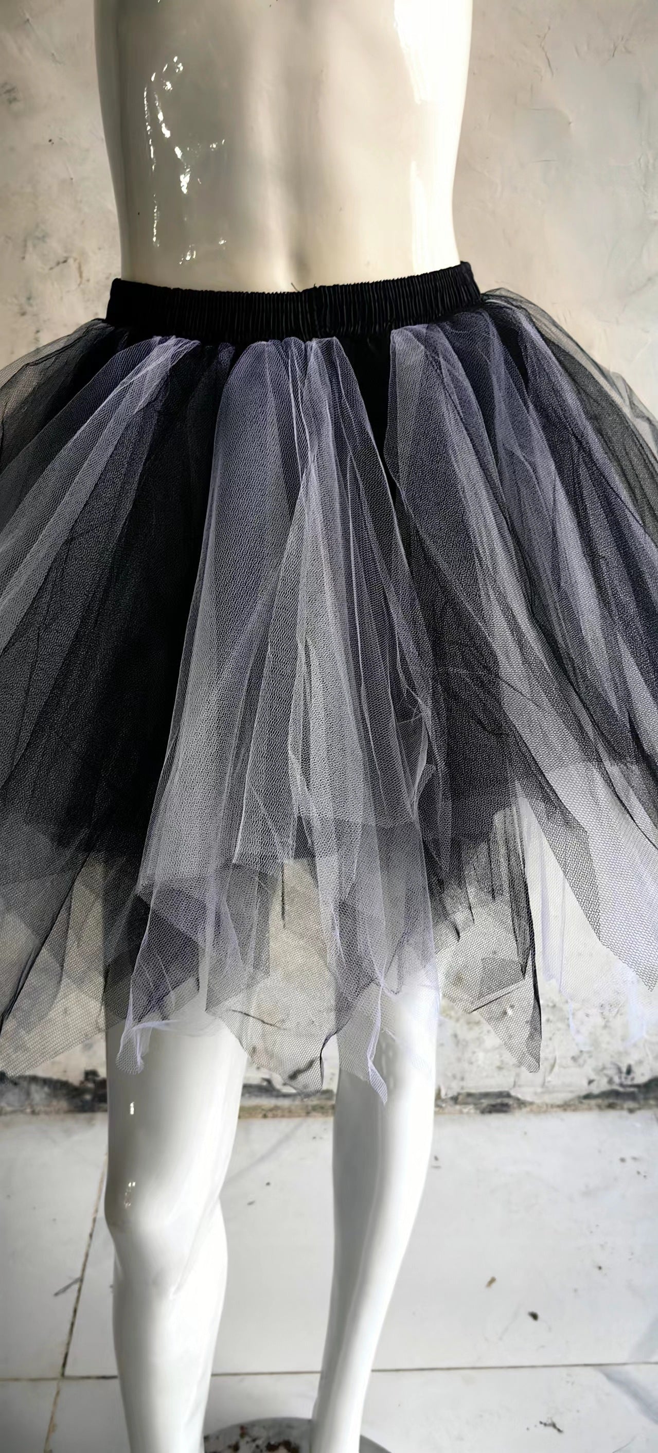 Half-length Huang Dance Boneless Plinth Stage Performance Wedding Dresses