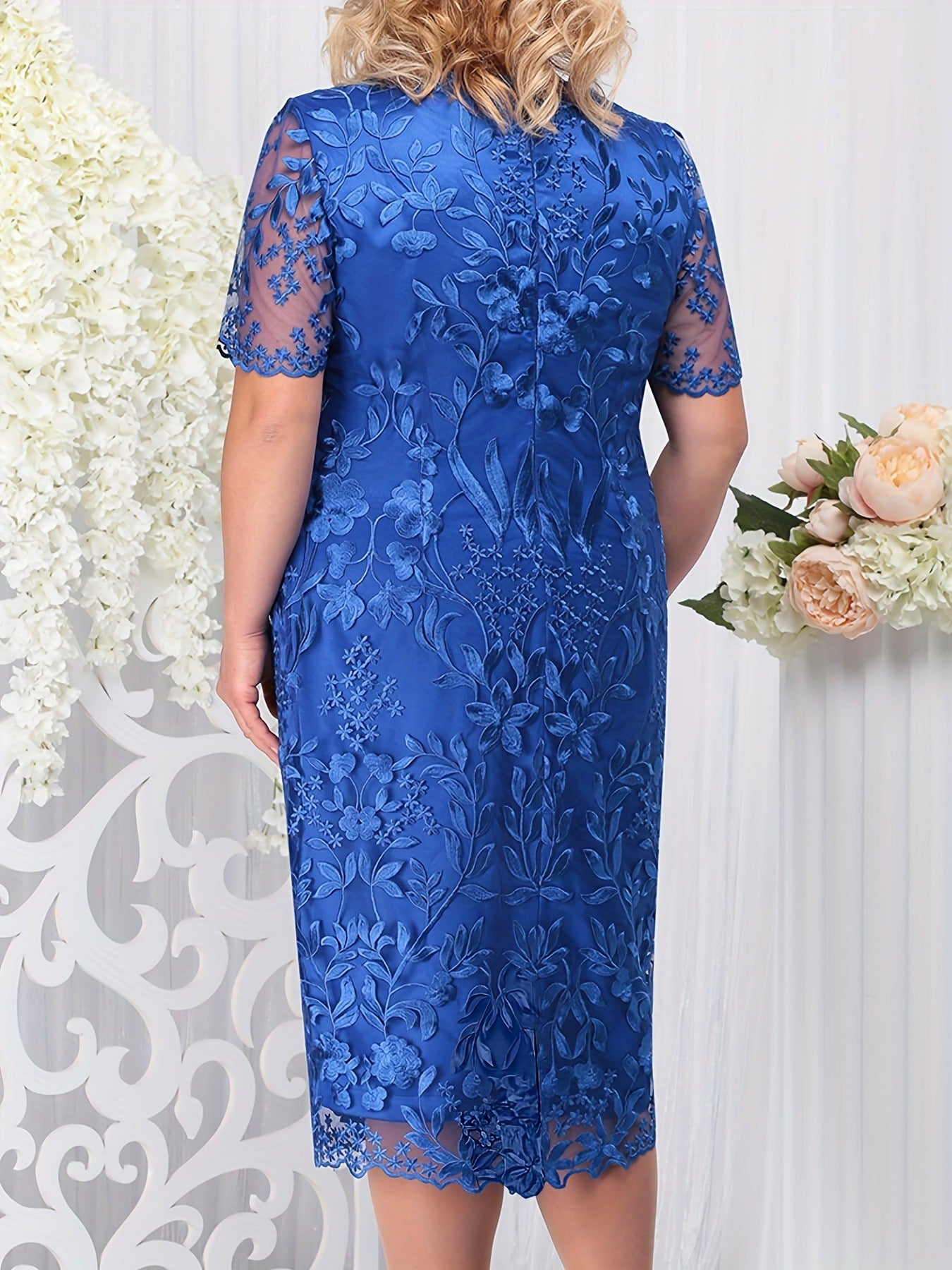 Women's Festival Dress Embroidered Lace Slim Dresses