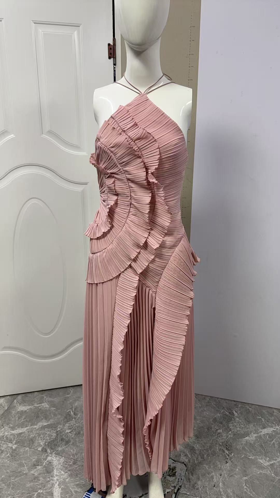 Women's Dress Ruffled Pleated Design Slimming Midi Dresses