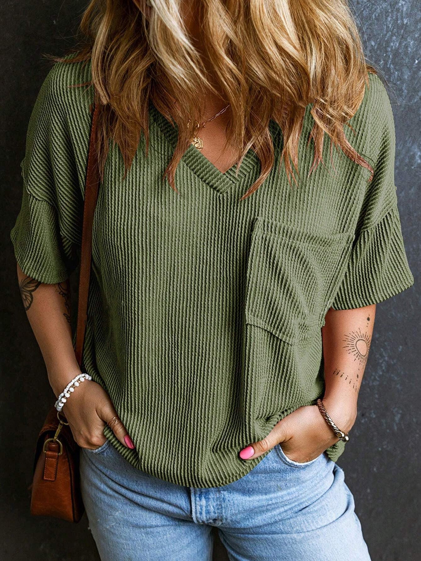 Women's Fashionable Two-color Twisted Pocket Short-sleeved For Blouses