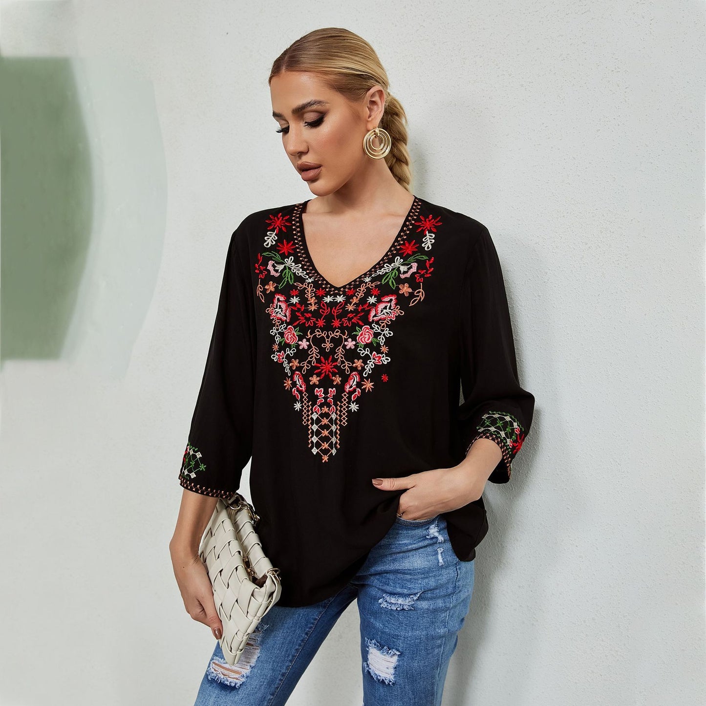 Women's Popular Classy Graceful Loose Embroidered Tops
