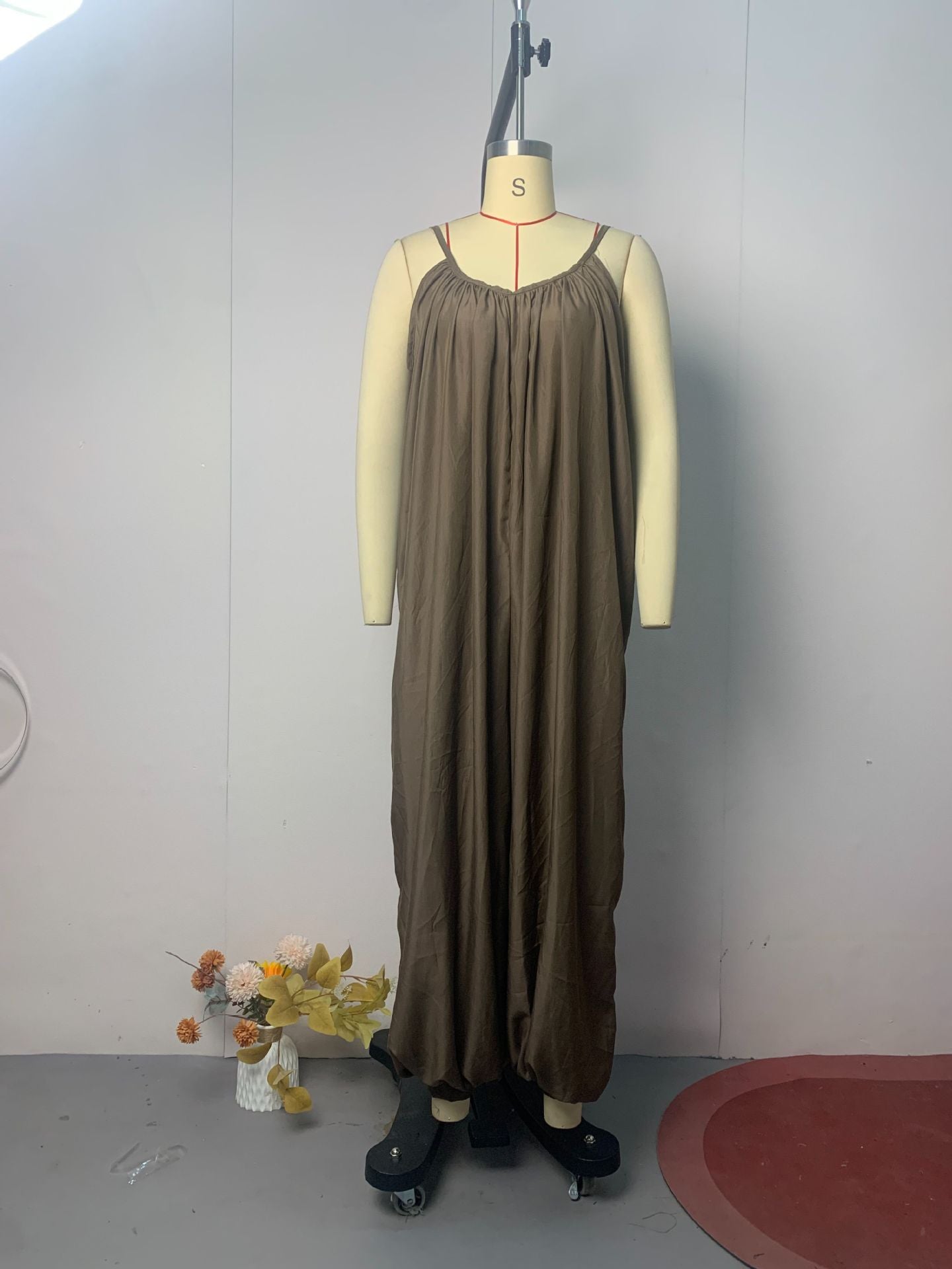 Women's Fashion Pleated Sling Loose Comfortable Backless Jumpsuits