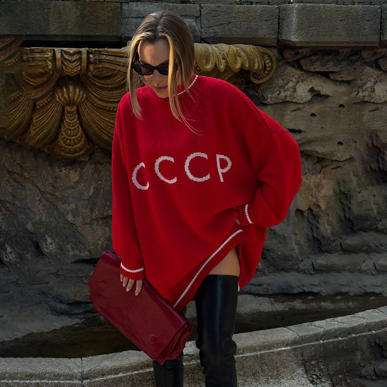 Women's Red Small Round Neck Loose Retro Sweaters