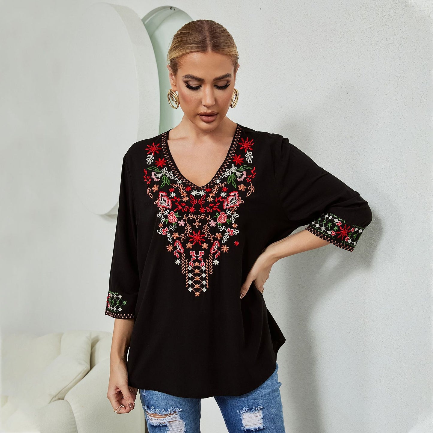Women's Popular Classy Graceful Loose Embroidered Tops