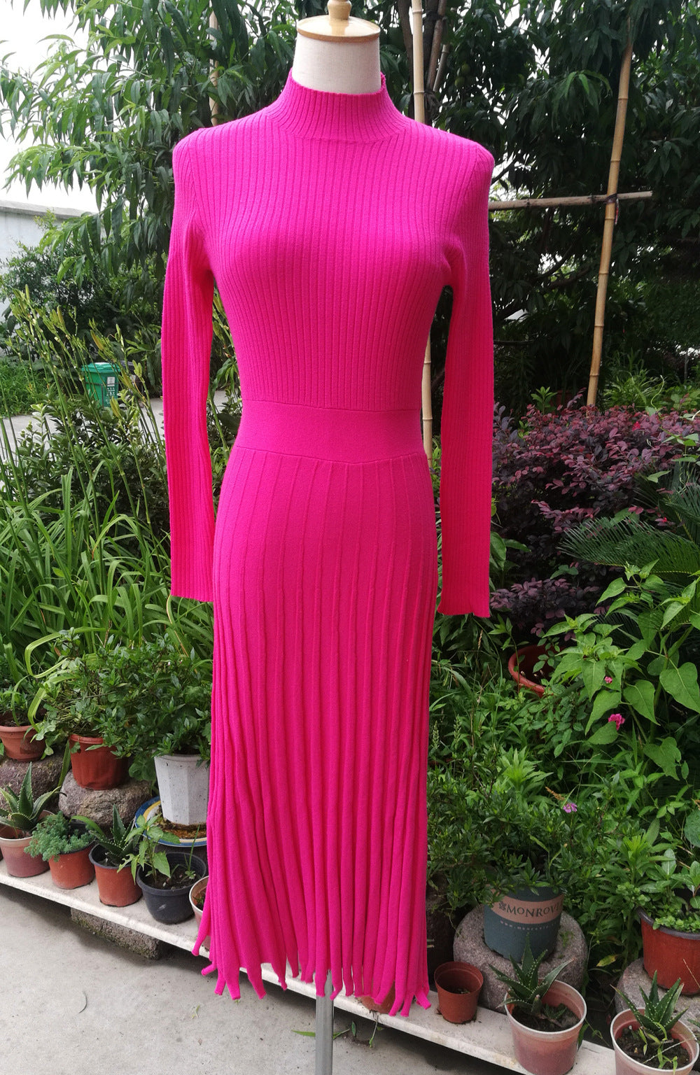 Women's Elegant Solid Color Pleated Mid-length Knitted Dresses