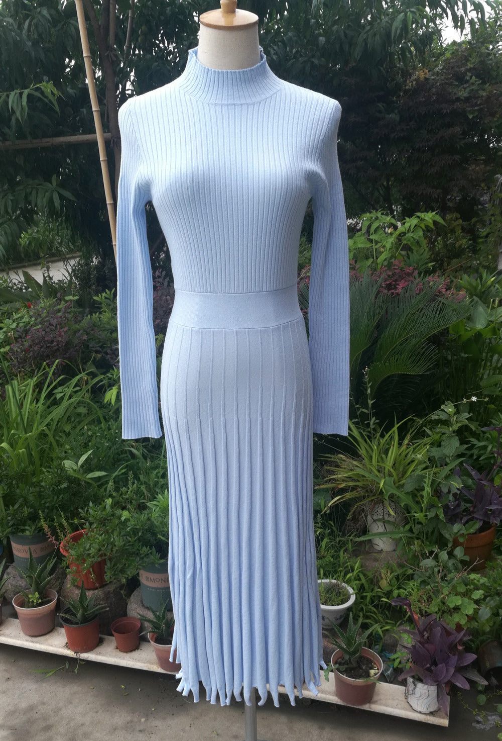 Women's Elegant Solid Color Pleated Mid-length Knitted Dresses