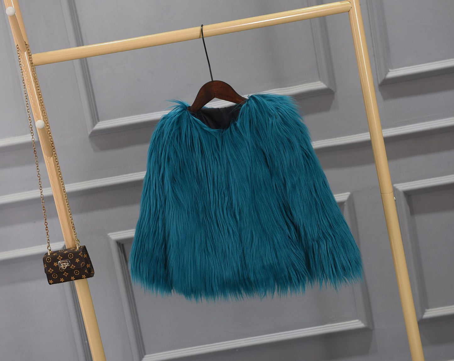 Unique Graceful Imitation Fur Overcoat Fashion Coats