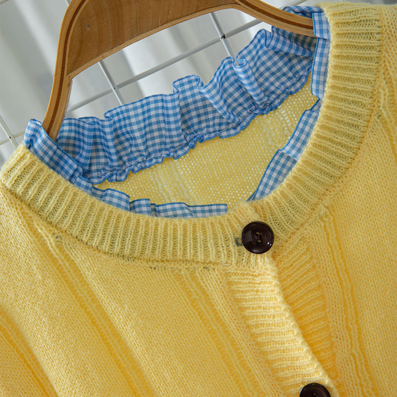 Classic Women's Autumn Ruffled Stitching Outer Sweaters