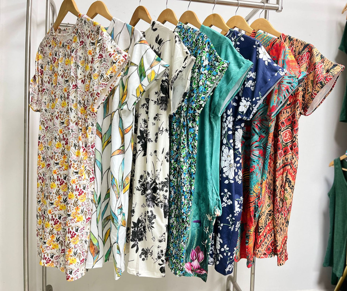 Loose Round Neck Sleeve Printed Pocket Dress