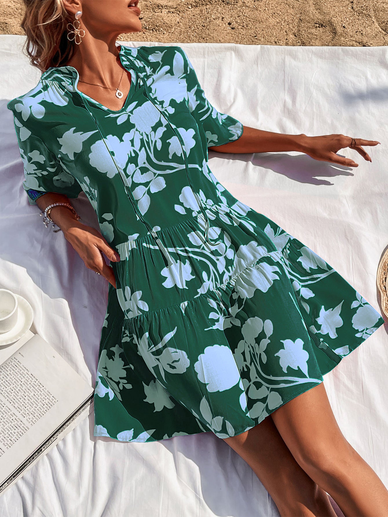 Fashion New Flared Sleeves Cake Stitching Dress