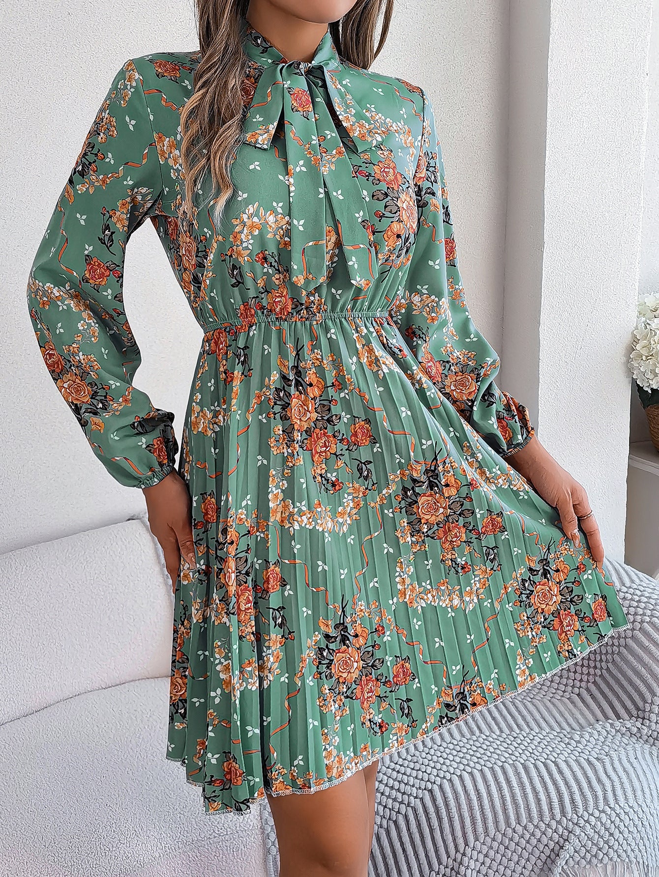 Women's Elegant Flowers Long Sleeves Pleated Clothing