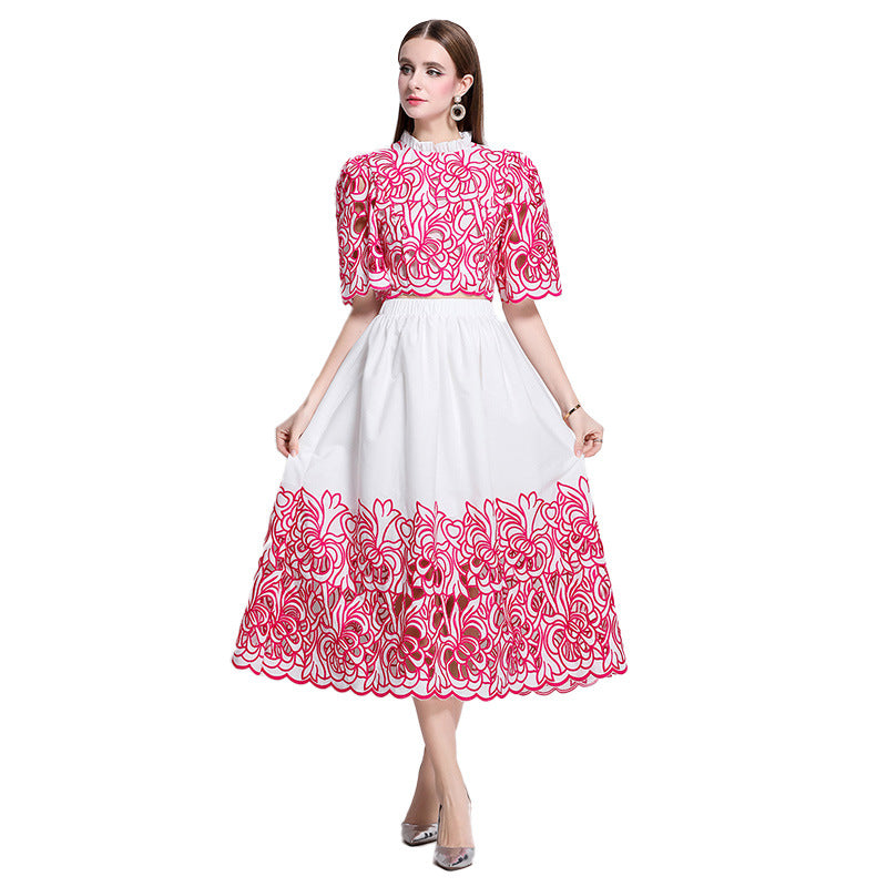 Round Neck Wavy Flower Embroidered High Shorts