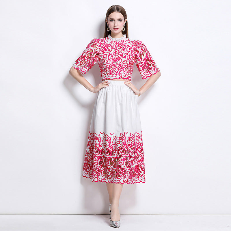 Round Neck Wavy Flower Embroidered High Shorts