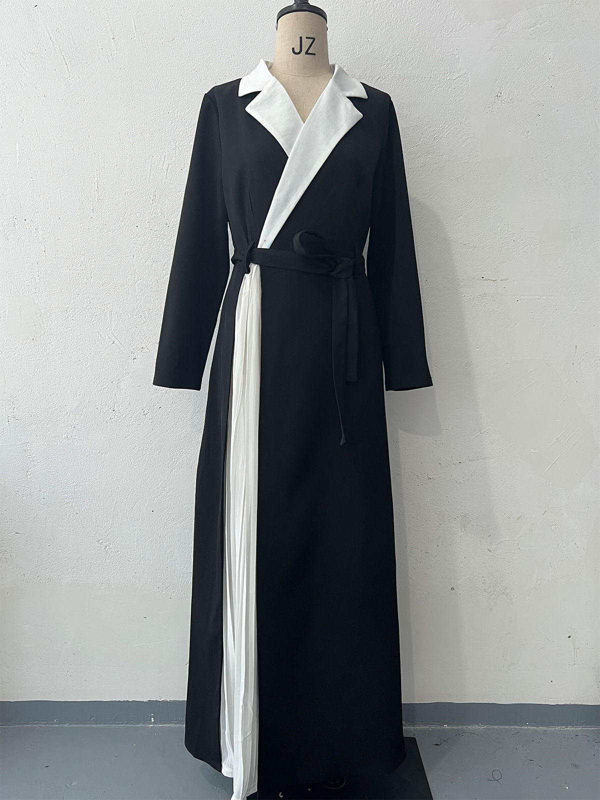 Women's Fashion Color Contrast Stitching Pleated Robe Dresses