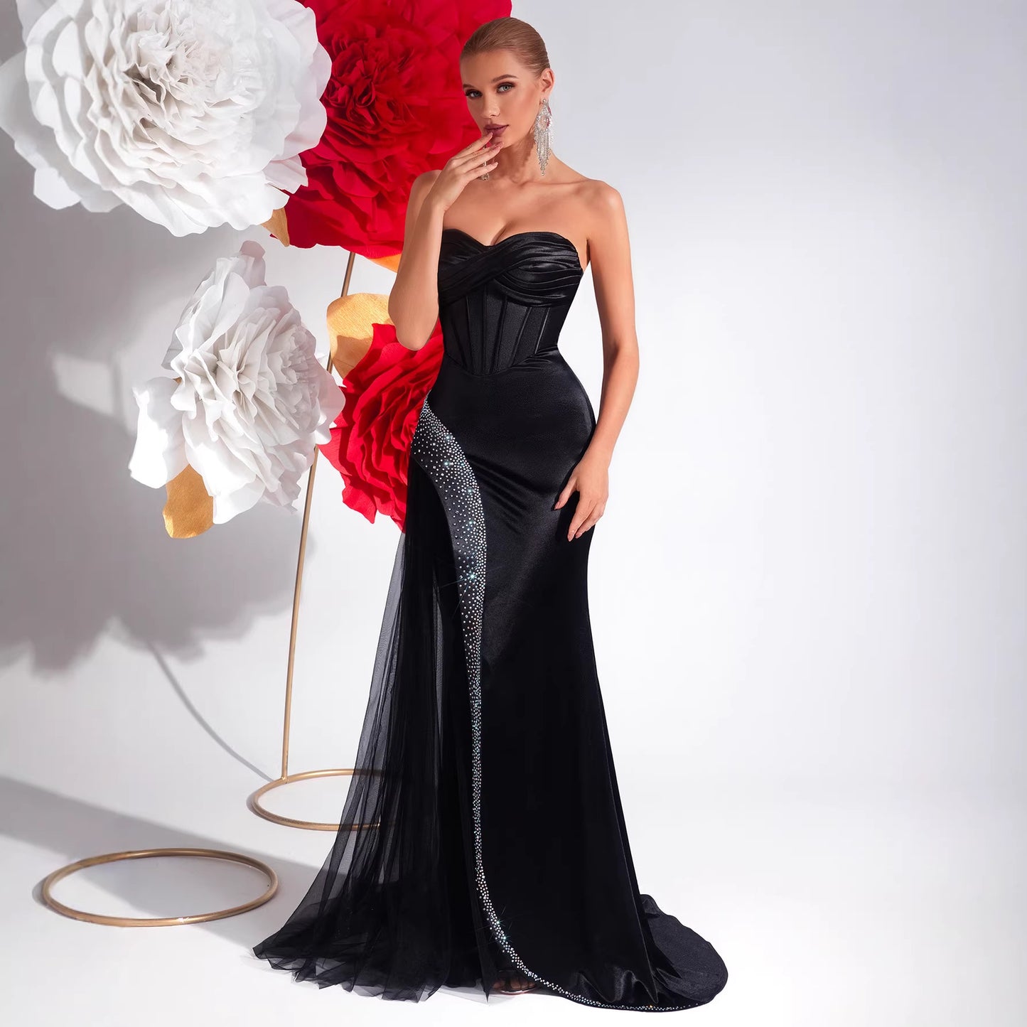 Luxury Minority Black Chest Wrap 3d Cutting Dress