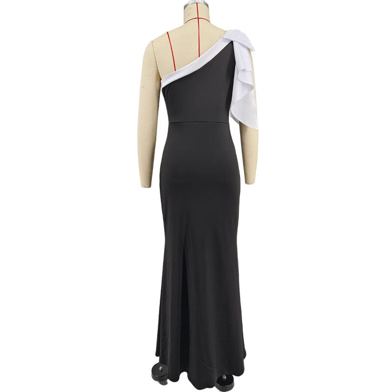 Women's Sexy Strapless Sloping Shoulder Fashion Sheath Solid Dress