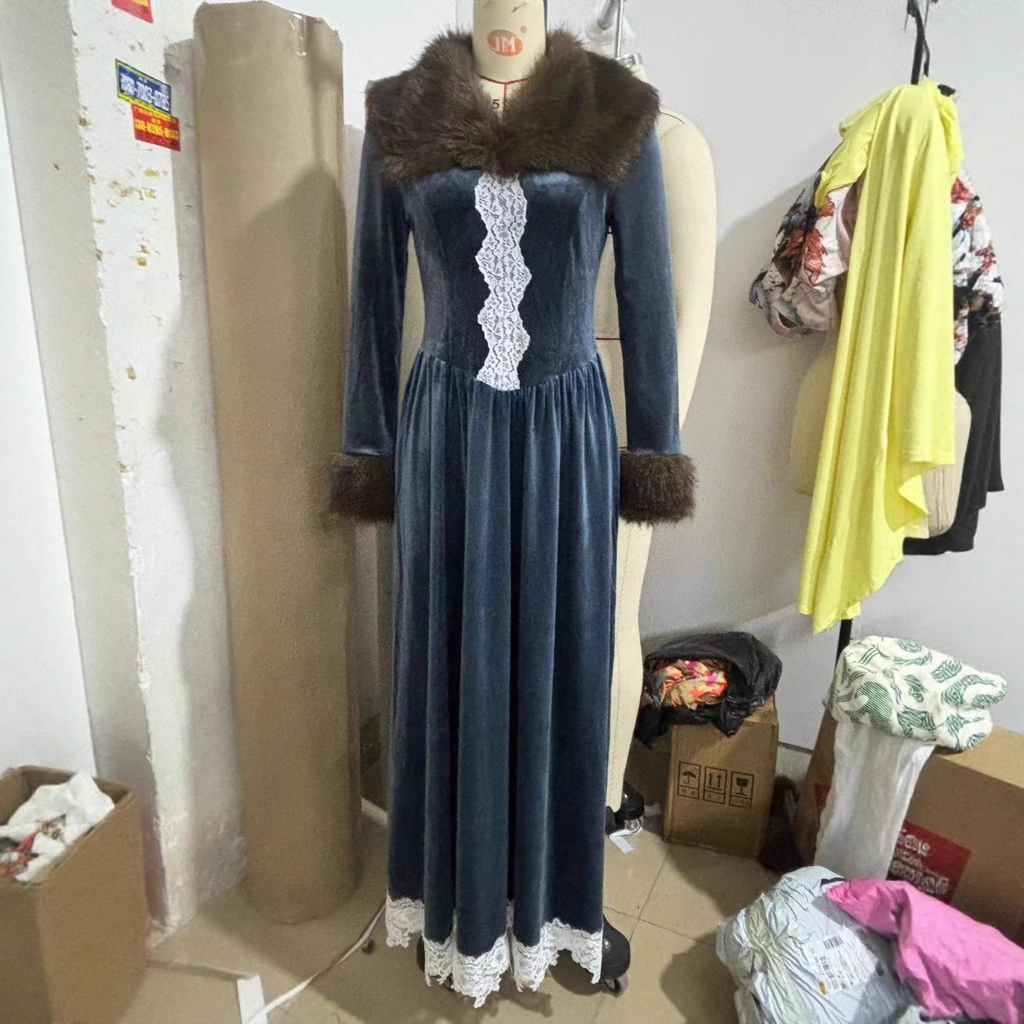 Women's Long Sleeve Fur Collar Lace Dress Dresses