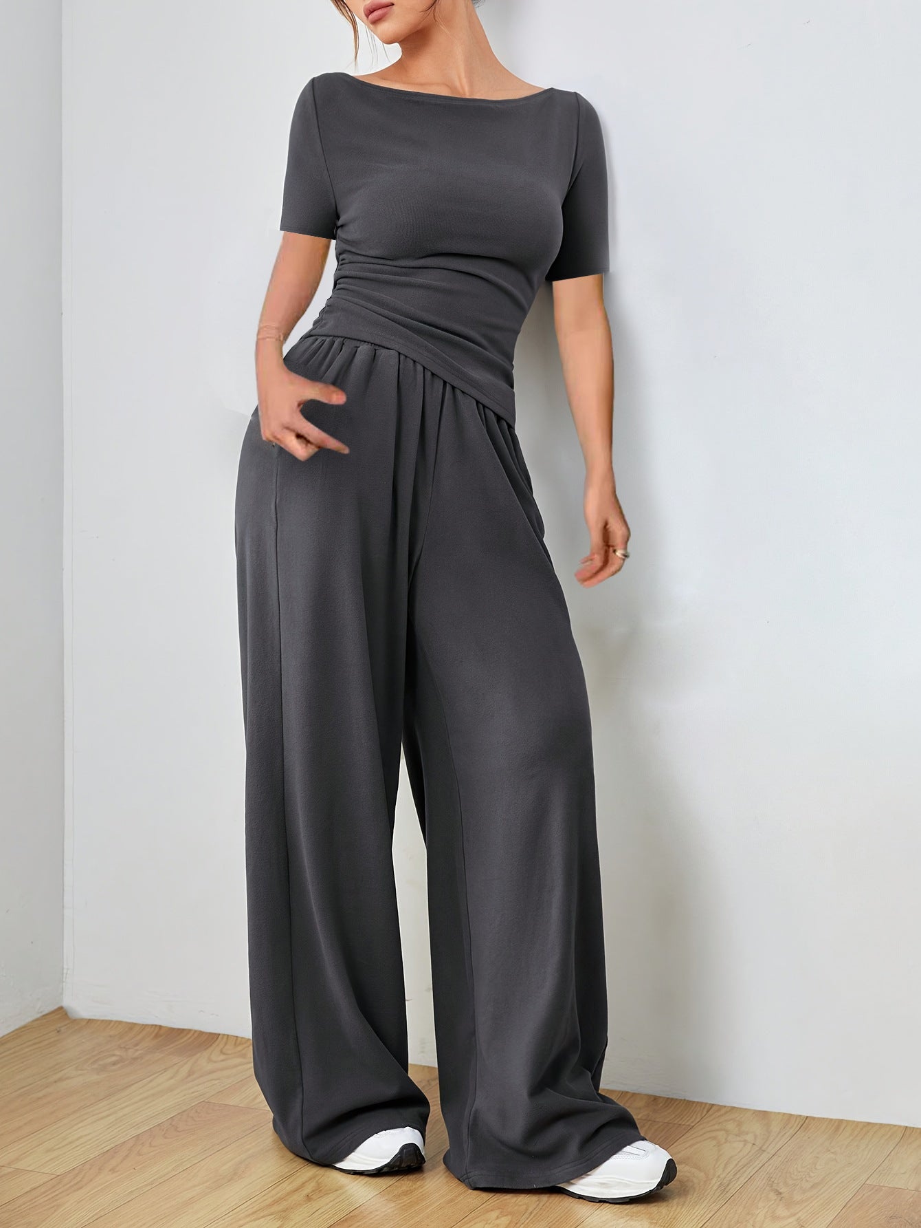 Stylish Women's Solid Color Short-sleeved Loose Fashion Casual Suit