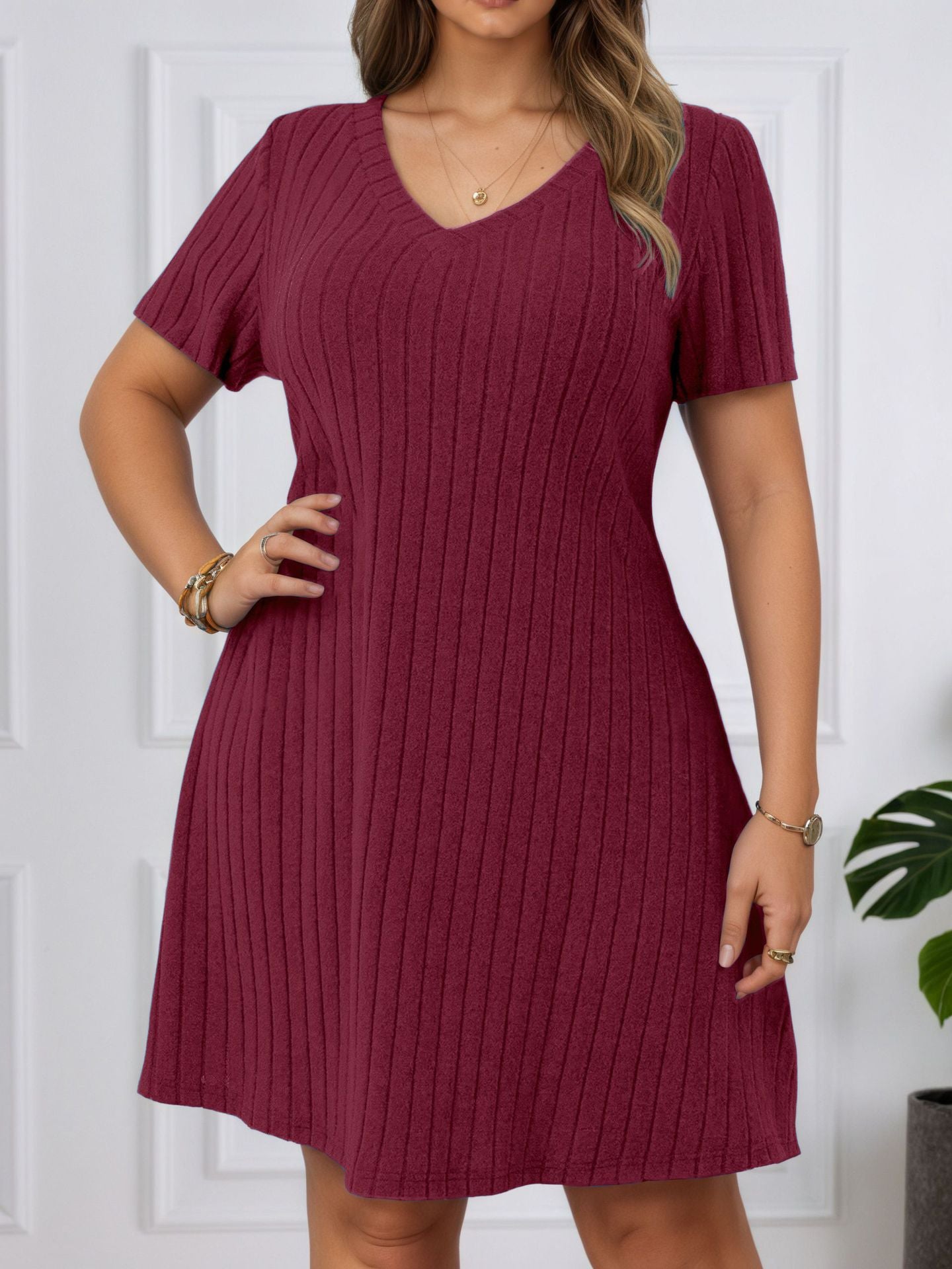Women's Solid Color Sunken Stripe Sleeve Pullover Dress