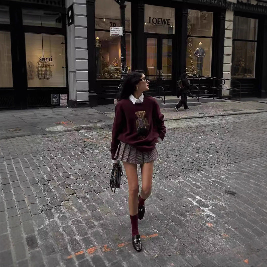 Women's Bear Embroidery Round Neck Slim Fit Sweaters