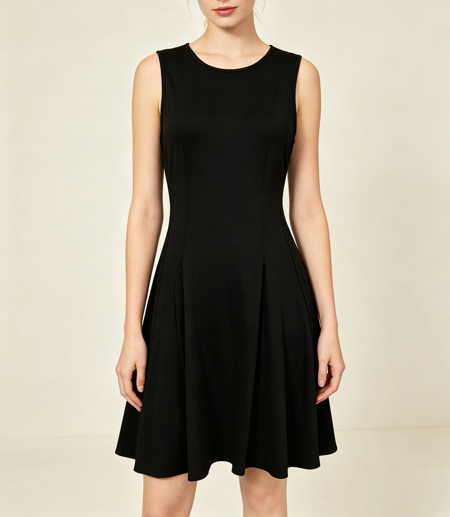 Women's Slim Fit Pleated Simple Round Neck Skirts