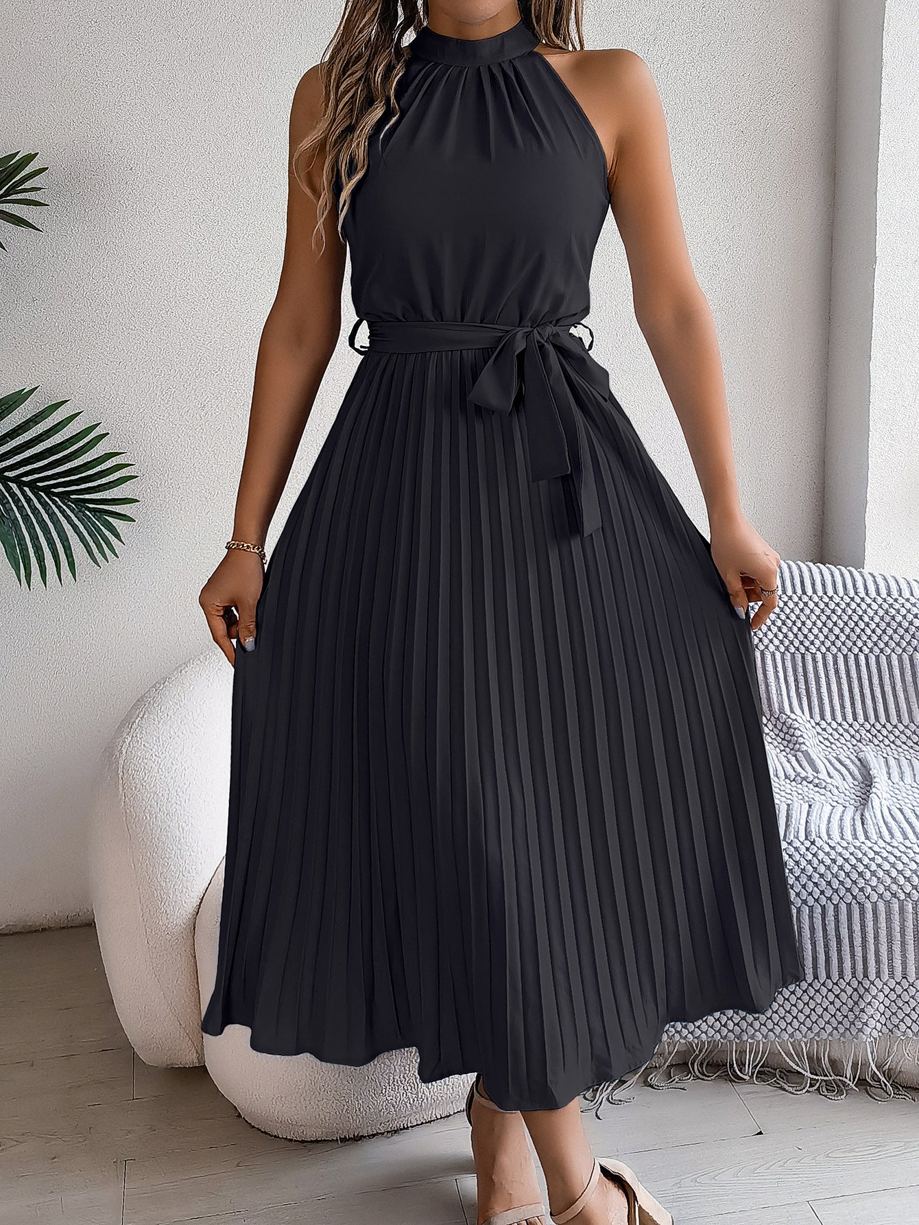 Women's Elegant Stand Collar Sleeveless Cinched Pleated Dress