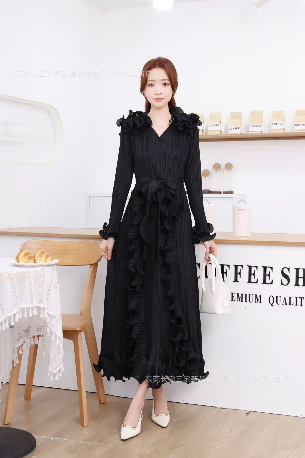 Women's Dress Pleated Three-dimensional Ruffled Graceful Long Dresses