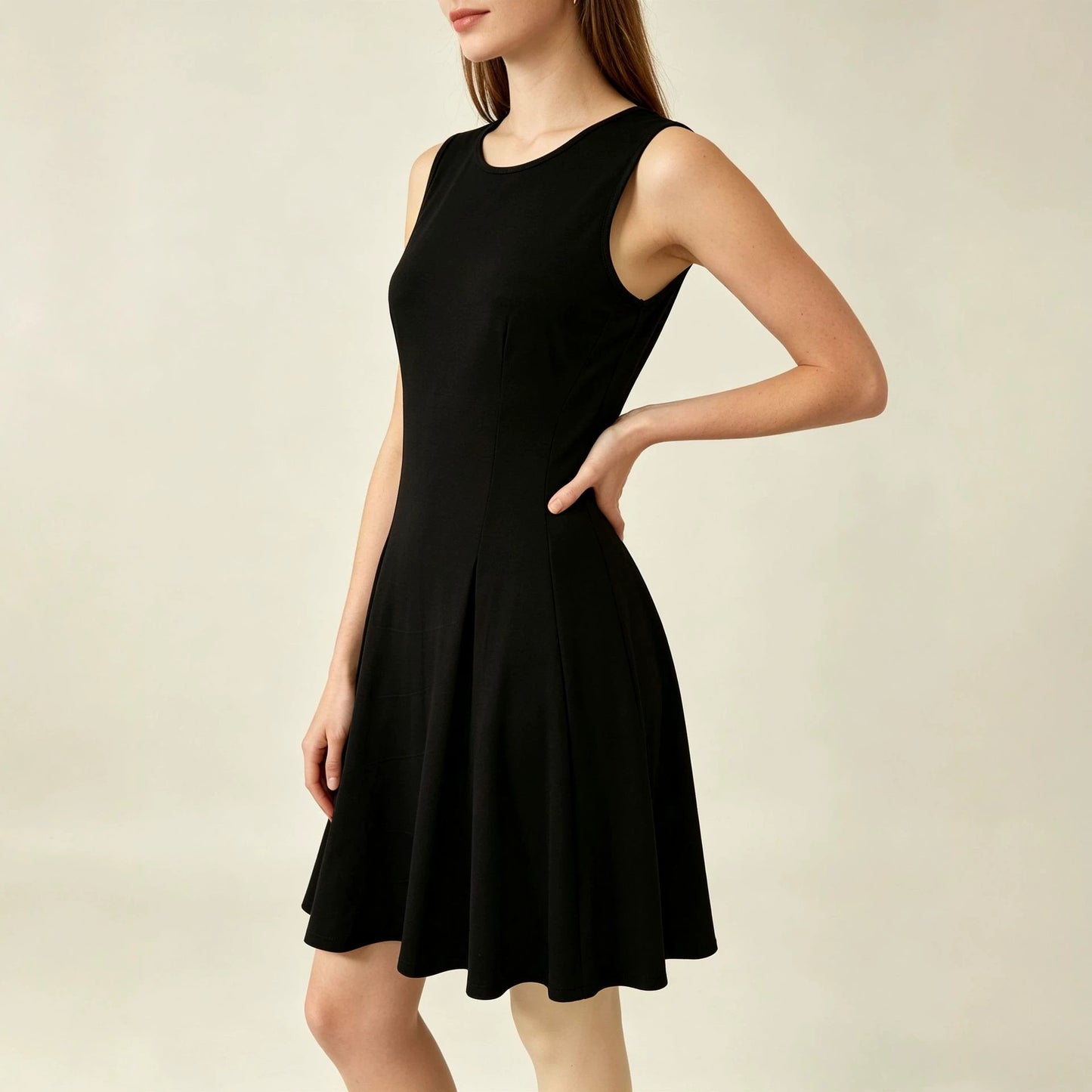 Women's Slim Fit Pleated Simple Round Neck Skirts