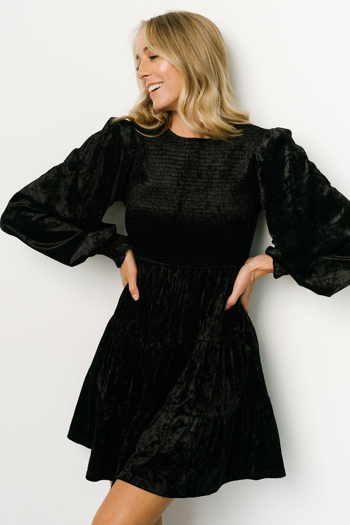 Women's Veet Dress Long Sleeve Ruffled Round Dresses
