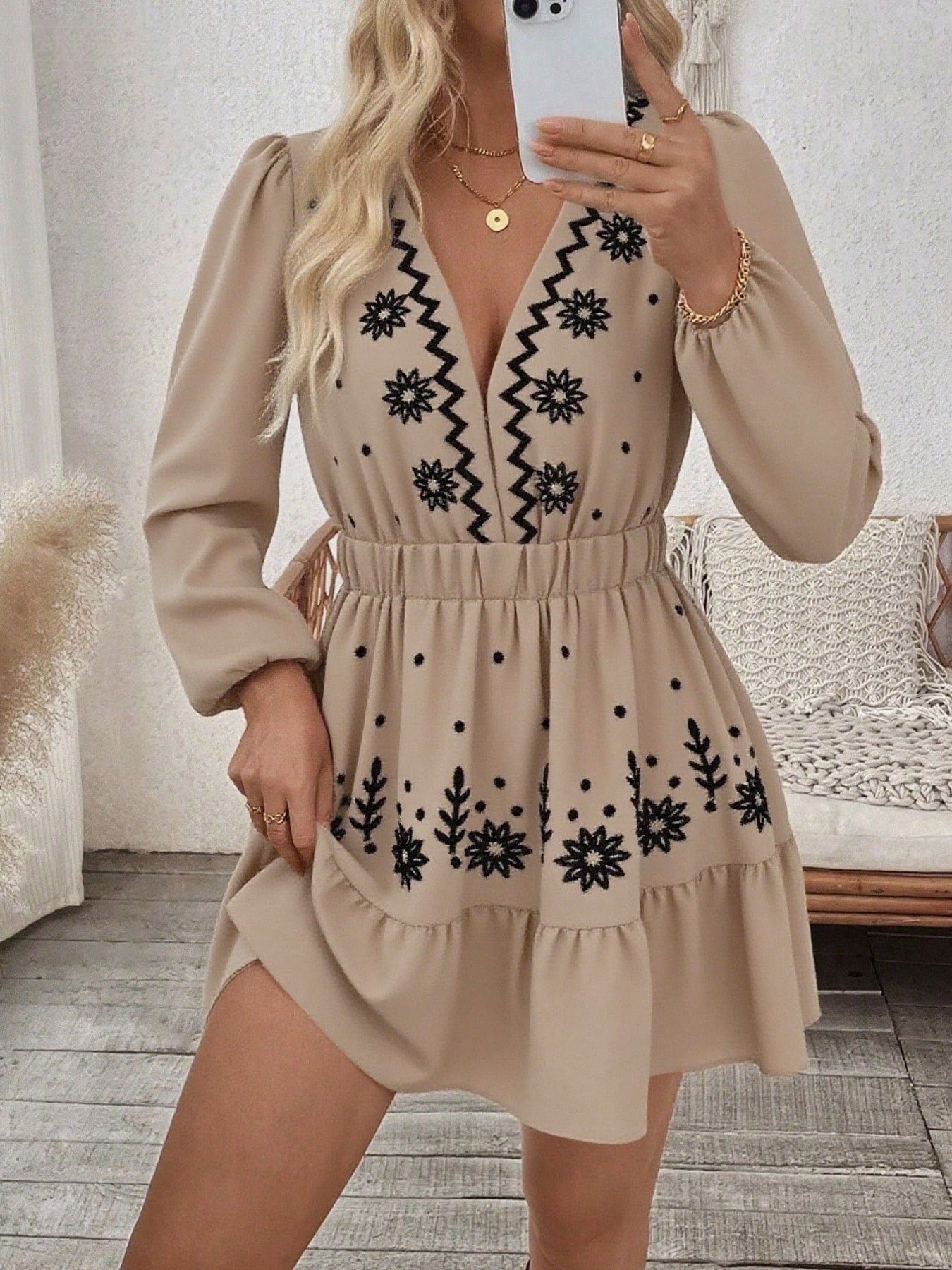Women's Embroidered Deep Collar Long Sleeve Dress