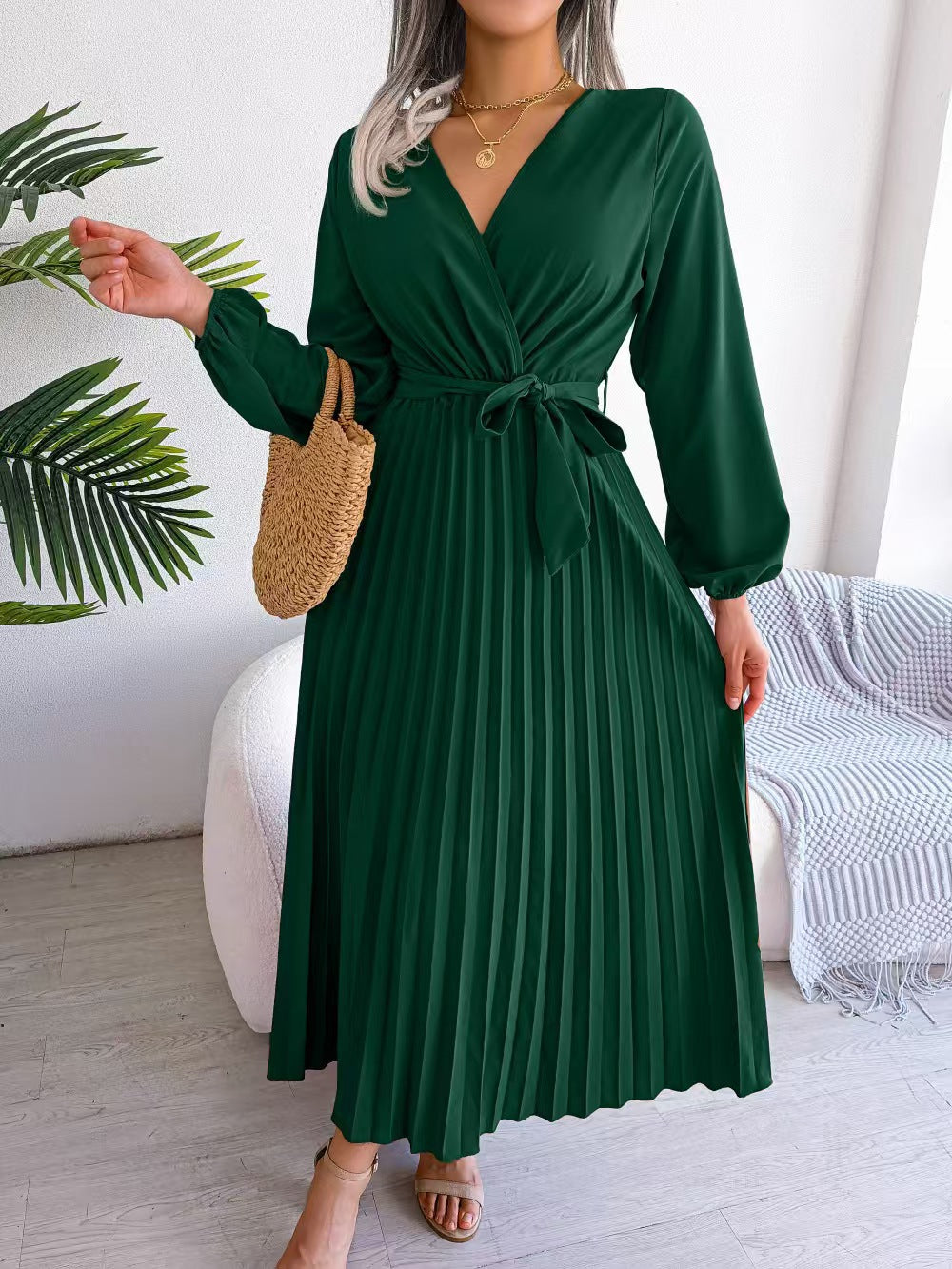 Women's Autumn Elegant Graceful Cross Collar Large Hem Dresses