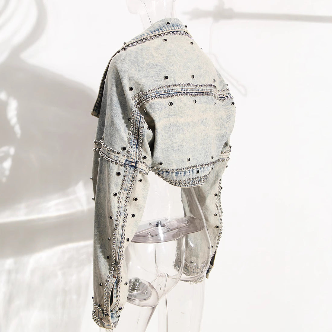 Design Niche Rivets With Diamonds Washed Jackets