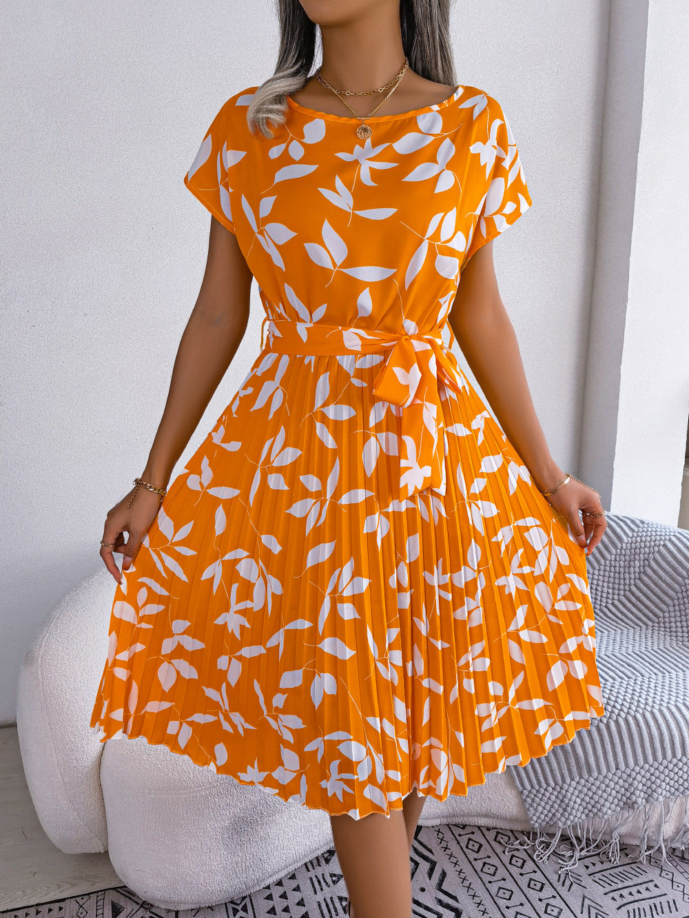 Women's Style Casual Leaf Sleeve Large Hem Dress