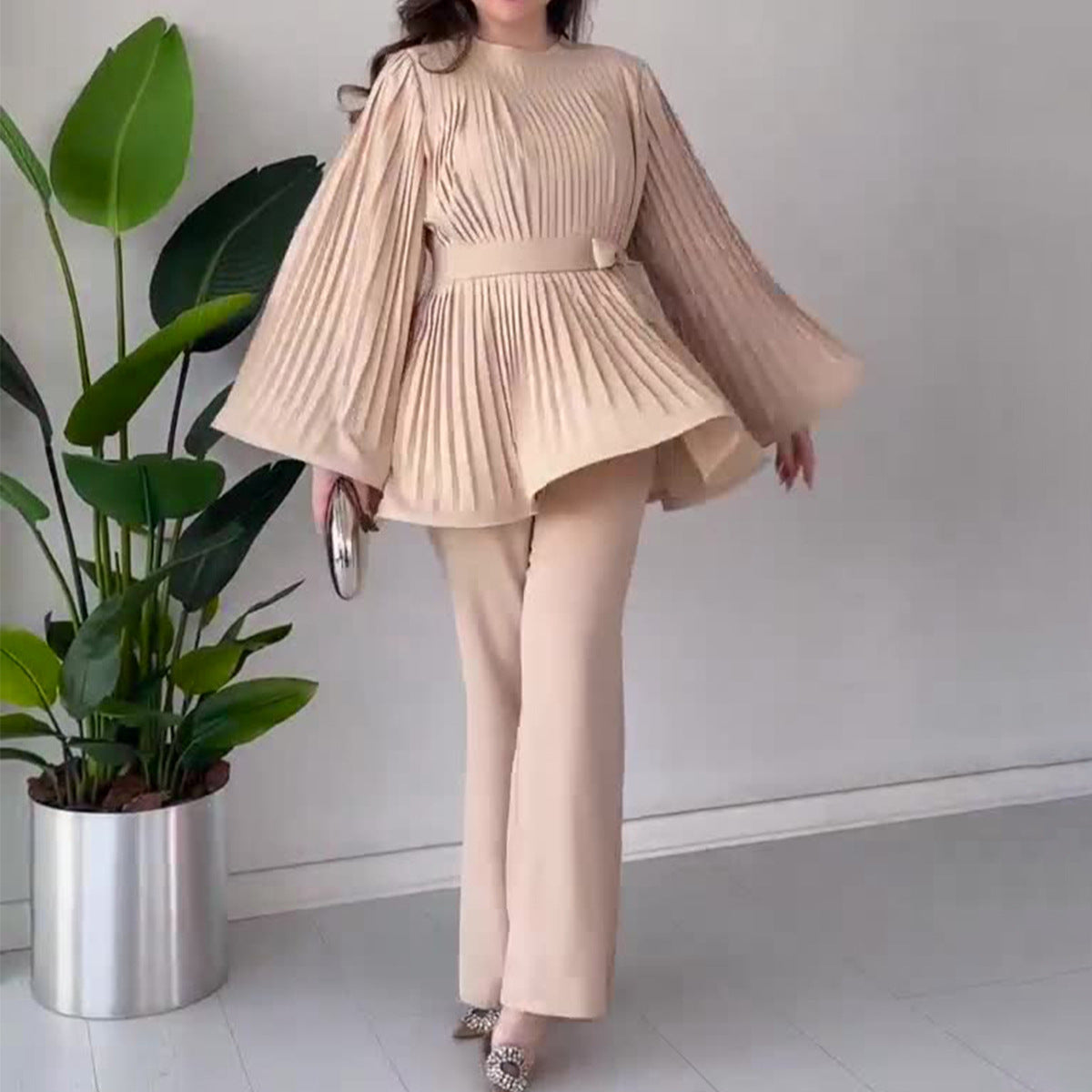 Women's Spring Pleated Design Fashionable Temperament Baggy Pants