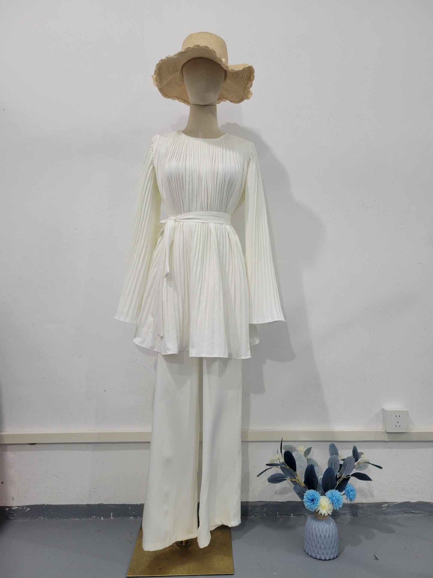 Women's Spring Pleated Design Fashionable Temperament Baggy Pants