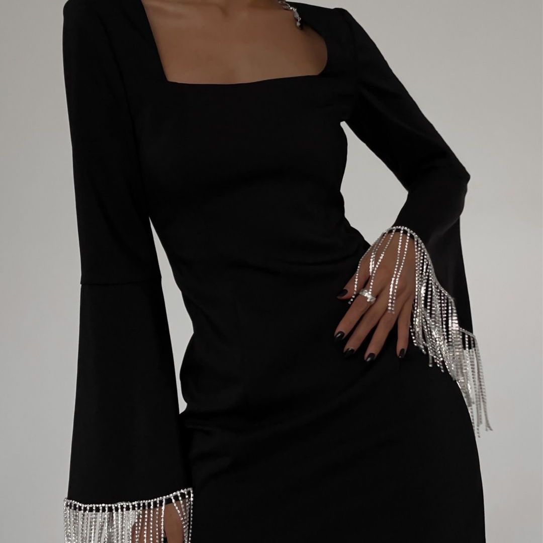 Fashion Back Hollow Bell Sleeve Black Dresses