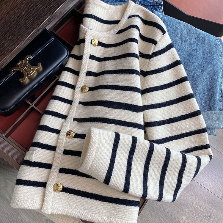 Women's Striped Round Neck Classic Style Knitted Shorts